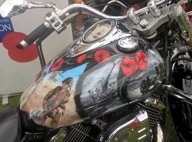 Decorative motorcycle fuel tank